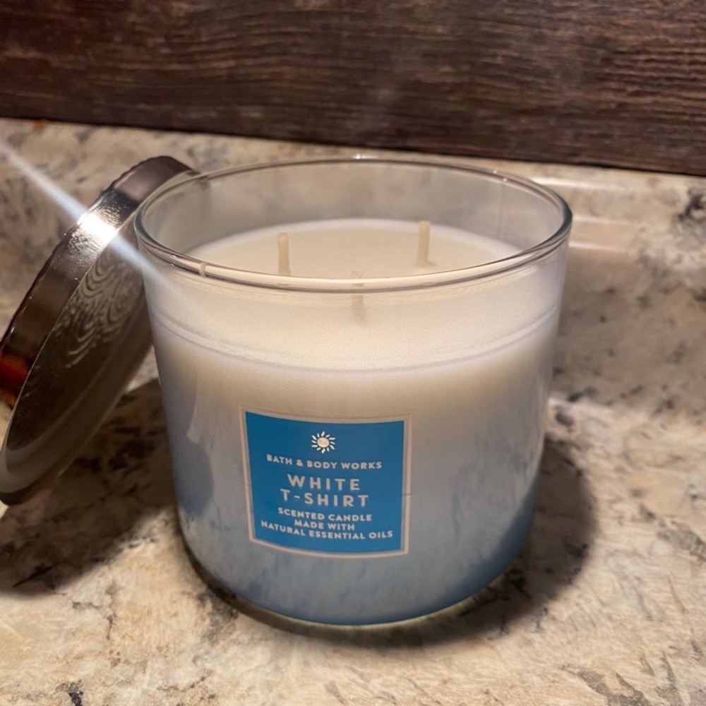 Bath & Body Works candle